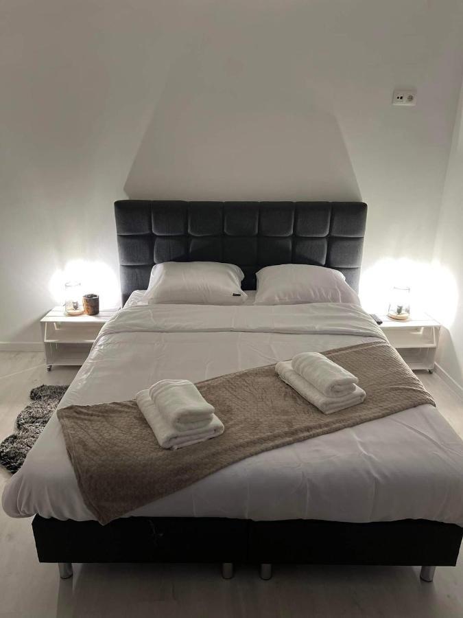 Ruime Luxe Kamer In Centrum Brugge Met Badkamer! Εξωτερικό φωτογραφία